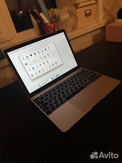Apple MacBook Air 12-inch,Early 2015