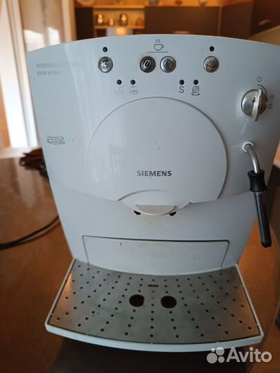 Кофемашина зерновая с капучинатором бу