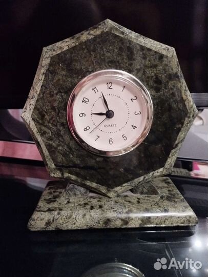Настольные часы