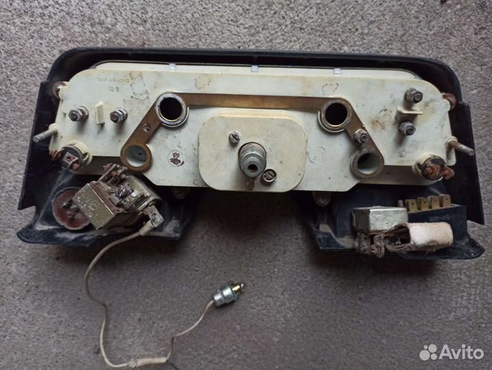 Приборная панель волга газ 2410, москвич и бмв