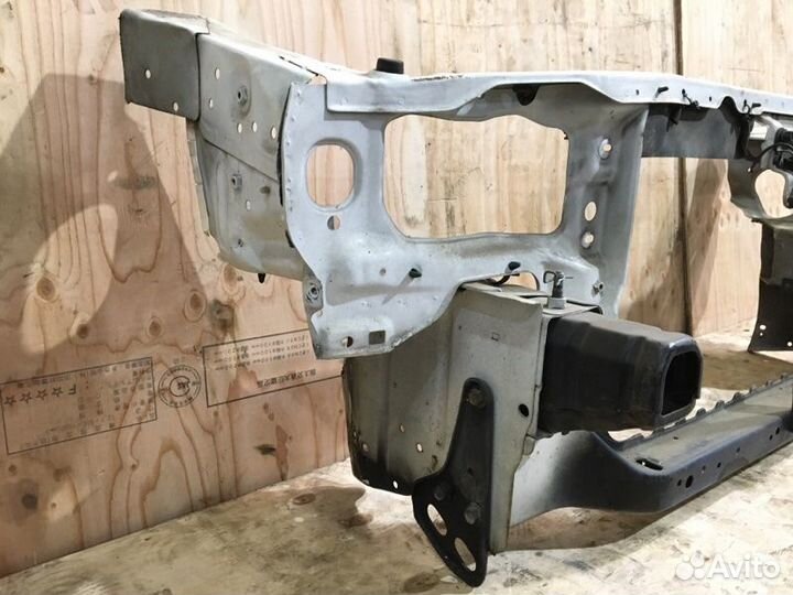 Рамка радиатора Nissan Sunny FNB14 GA15DE 1995