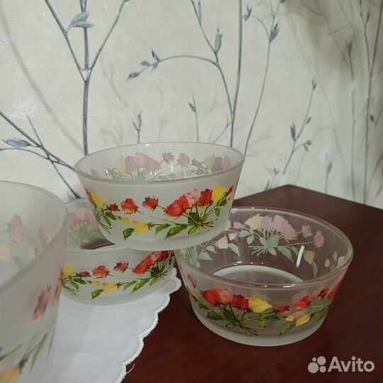 Индонезия набор салатников новый 1+6