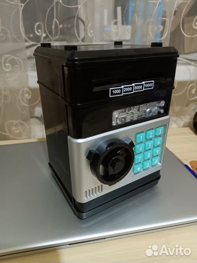 Сейф-копилка для денег