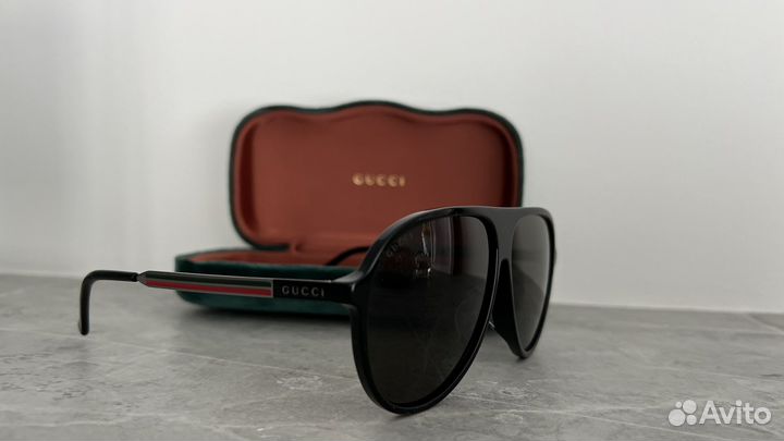 Солнечные очки gucci