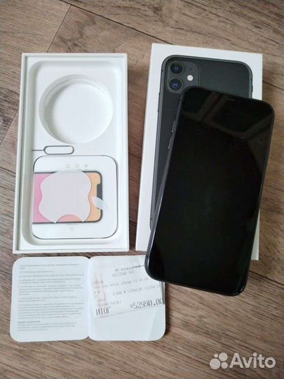 Телефон iPhone 11 64 gb