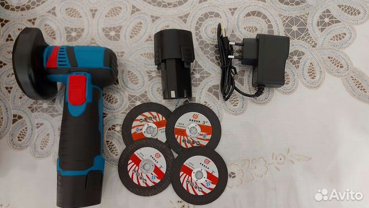 Аккумуляторная болгарка мини