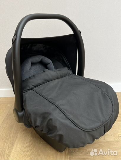 Автокресло Avionaut Kite для Roan Черный