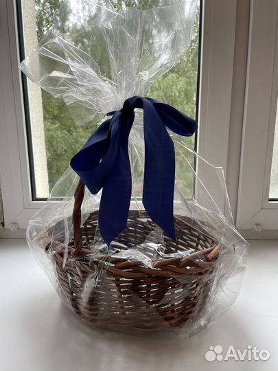 Корзина плетеная для подарков