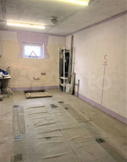 Гараж, > 30 м²