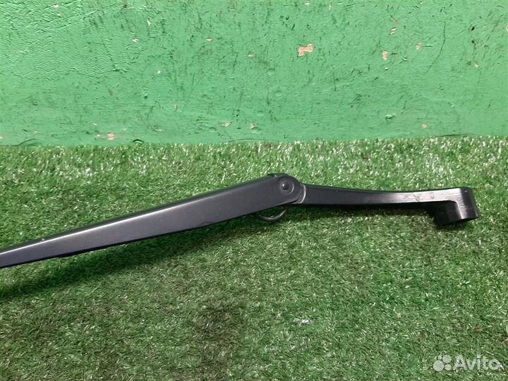 Поводок стеклоочистителя левый Chevrolet Cruze J3