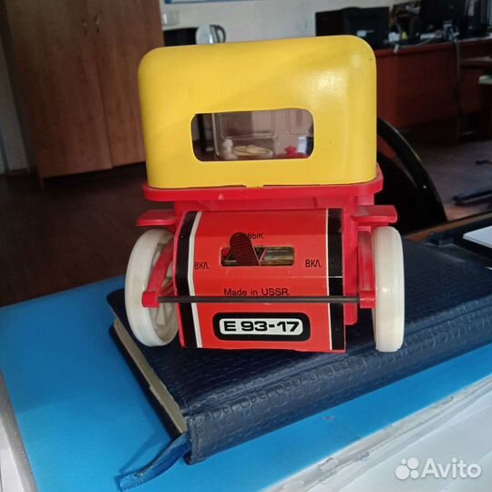 Игрушка машинка Мондо СССР