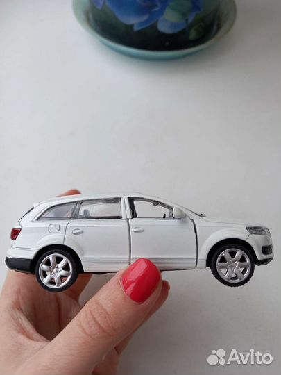 Машина металлическая Audi Q7