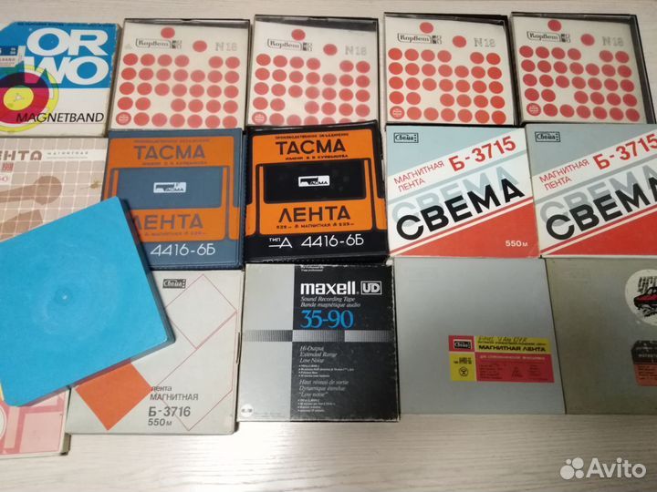 Магнитная лента катушки с записью