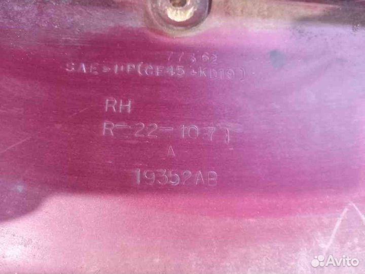 Спойлер кабины kenworth передний нижний правый