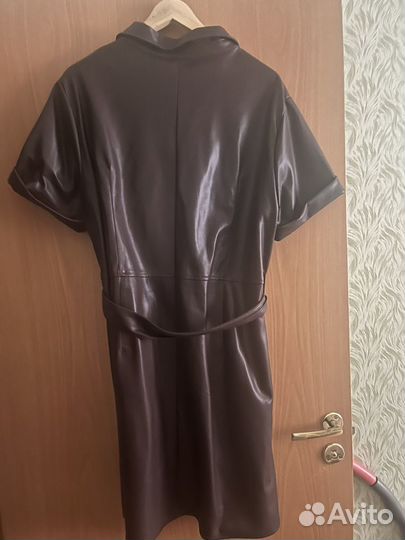 Женское платье, эко кожа, шоколадное, 48 размер