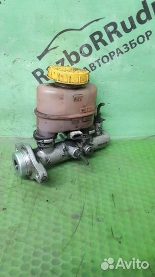 Цилиндр тормозной главный Nissan Bluebird