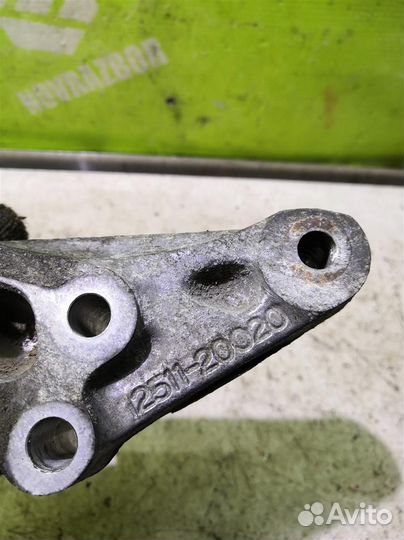 Кронштейн генератора Тойота Хайлендер