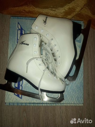 Коньки для девочки размер 33