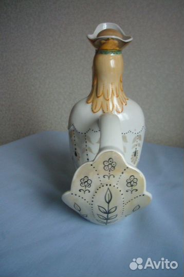 Фарфоровый штоф 