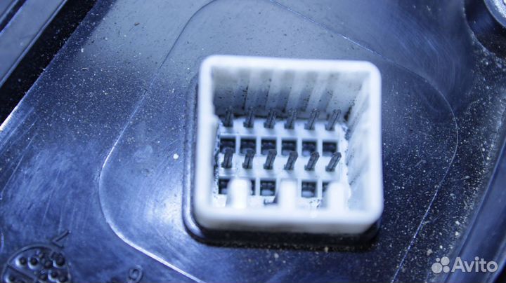 Зеркало заднего вида боковое правое Kia Carnival V