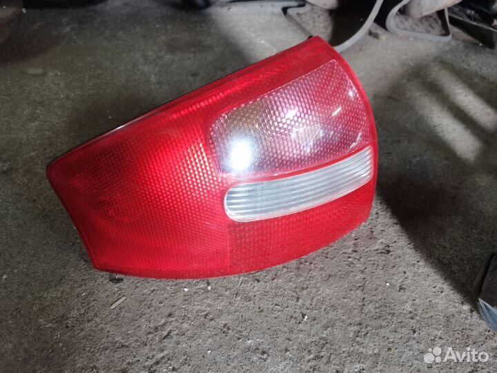 Задний левый фонарь audi a6 c5