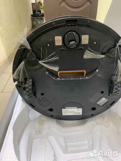 Робот пылесос под ремонт