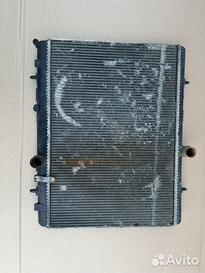 Радиатор охлаждения двигателя Peugeot 308 2.0HDI