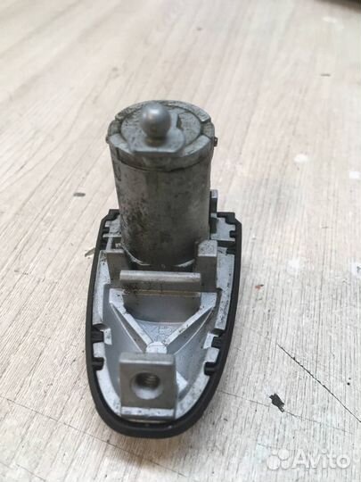 Б/У Личинка замка двери MB Sprinter W906#003