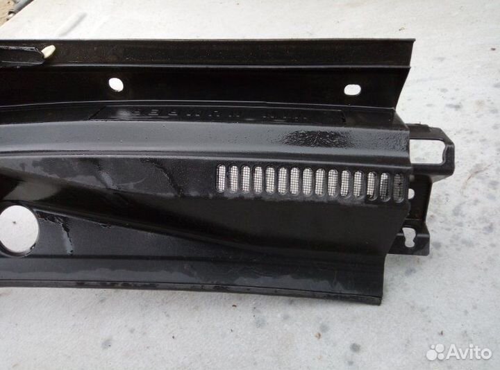 Жабо левое Toyota Corolla Verso 2008