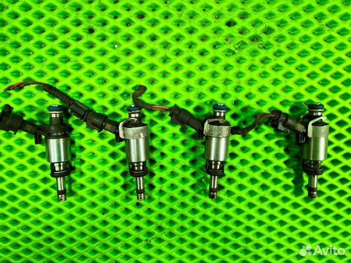 Форсунка топливная Skoda Octavia A5 1.8 CDA