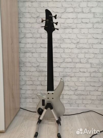 Бас гитара yamaha 5 струн RBX 375