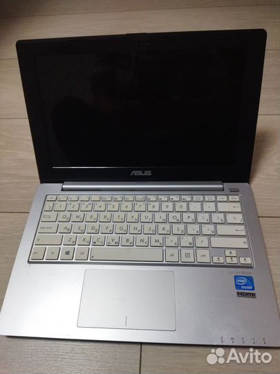 Нетбук asus