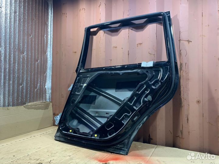 Задняя правая дверь Mercedes GL 164 2010г