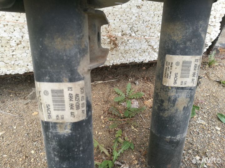 Передние стойки (амортизаторы) для пассат сс