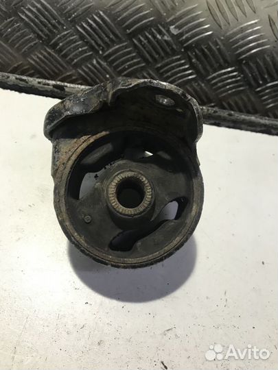 Опора двигателя передняя Kia Ceed 1