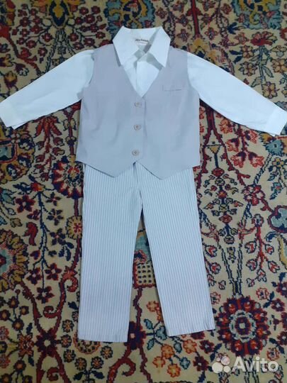 Костюм на мальчика 3,5- 4 года