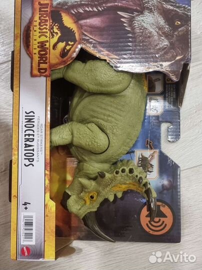 Динозавр jurassic world sinoceratops