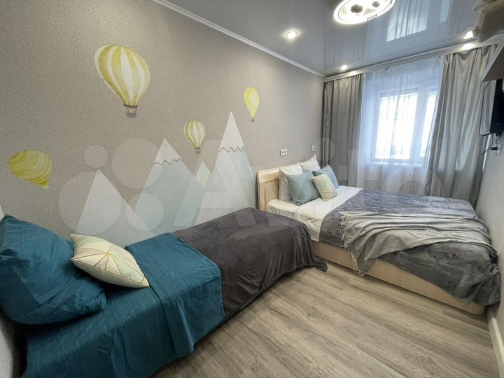 2-к. квартира, 42 м², 1/4 эт.