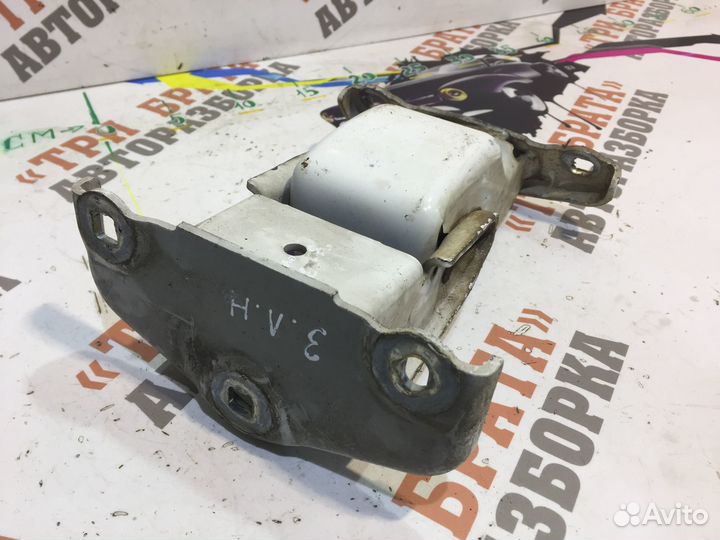 Рено Трафик Петля нижняя задней двери Лев