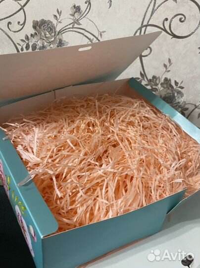 Подарочная коробка с наполнителем