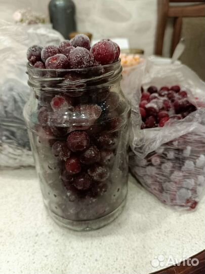 Кабачки, огурцы, помидоры, рыба свежая