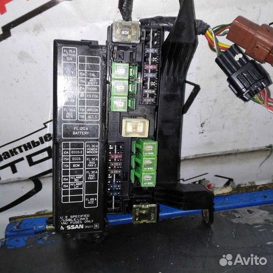 Блок предохранителей nissan cefiro maxima A32 HA32