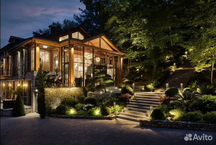 Помощник официанта (ранер)