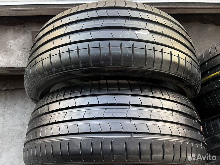 Pirelli P Zero PZ4 225/40 R19 и 255/35 R19