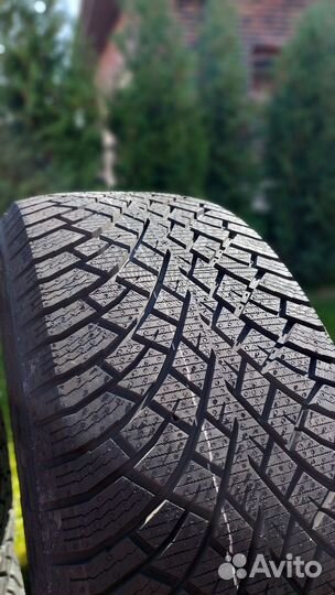 Nokian Tyres Hakkapeliitta R5 SUV 255/50 R19 111R