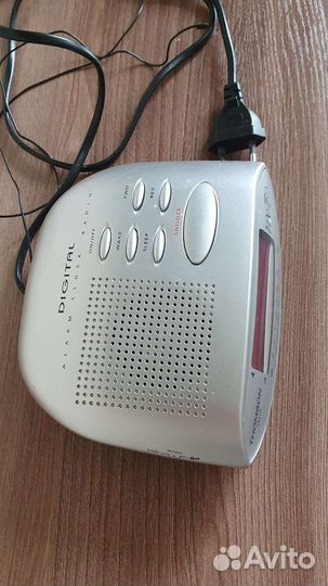 Радиобудильник Thomson CR61Q