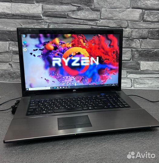 Ноутбук для офиса экран 17 дюймов/4 гига/500G