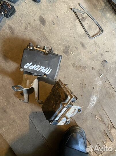 Блок абс на priora