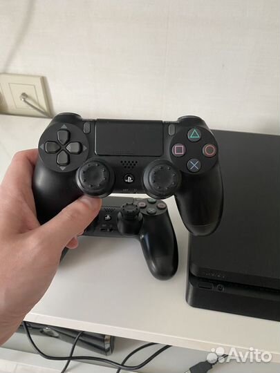 Sony playstation 4 slim 500gb + 2 джойстика