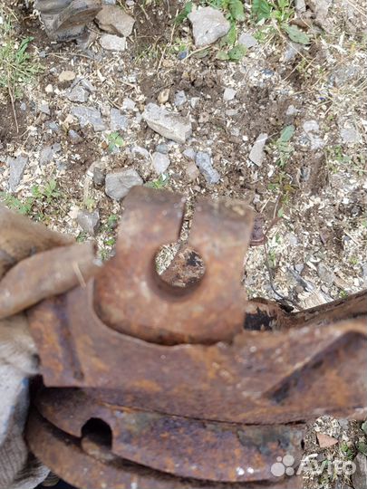 Кулак передний правый Kia Soul 1